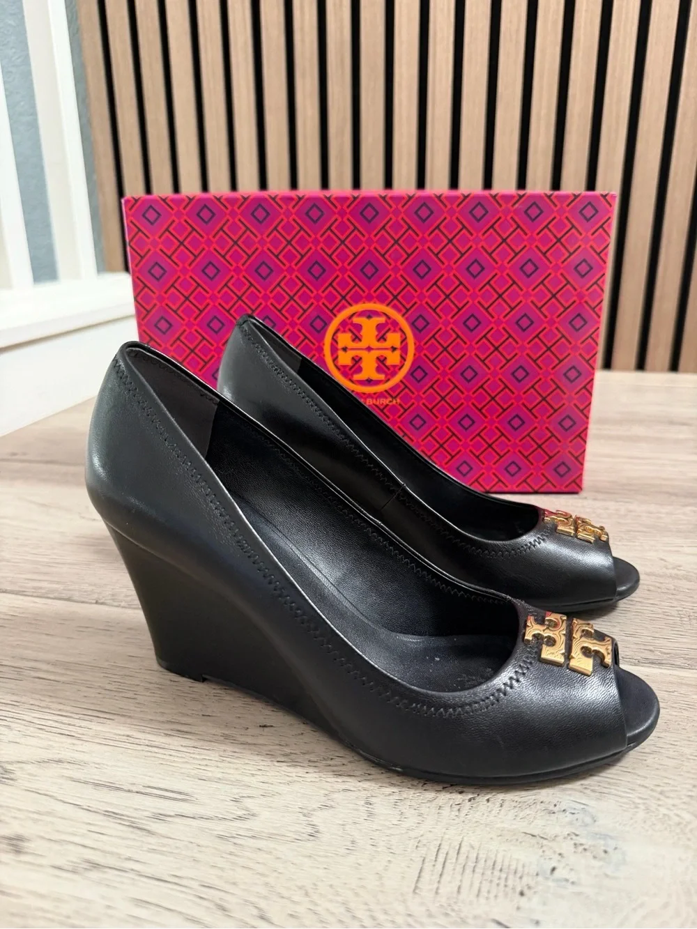 Tory Burch Laura 85 mm Black Open Toe Heels with Gold Logo 6.5